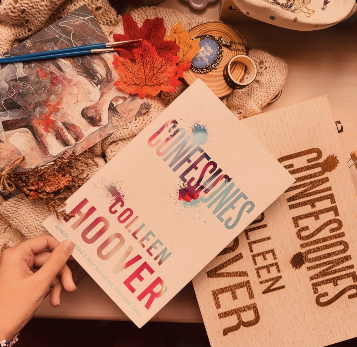 FiebreLectora's tweet image. El último libro de Colleen Hoover que ha llegado a España, de cabeza a romper corazones 🥲

Reseña: fiebrelectora.blogspot.com/2025/11/resena… @Titania_ed