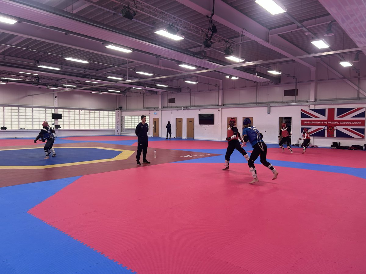 Ash Thompson tweet media