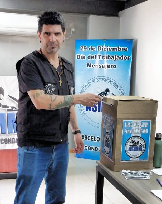 MundoGremial's tweet photo. 🗳️ #EleccionesSindicales | Se desarrollan con total normalidad los comicios en la Asociación Sindical de Motociclistas Mensajeros y Servicios (@ASiMM1804)
✅ Los afiliados eligen a la nueva conducción del sindicato para el periodo 2025/2029
#asimm #motoqueros #eleccionesasimm https://t.co/s9ZV4qFxKL