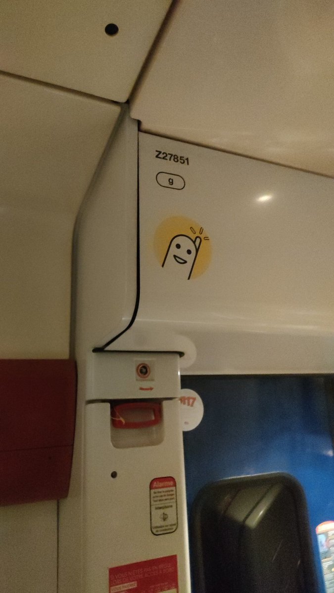 Bonjour j'ai encore un wagon bien rouillé. 
Quelque part pas loin du côté des toilettes . 
Merci