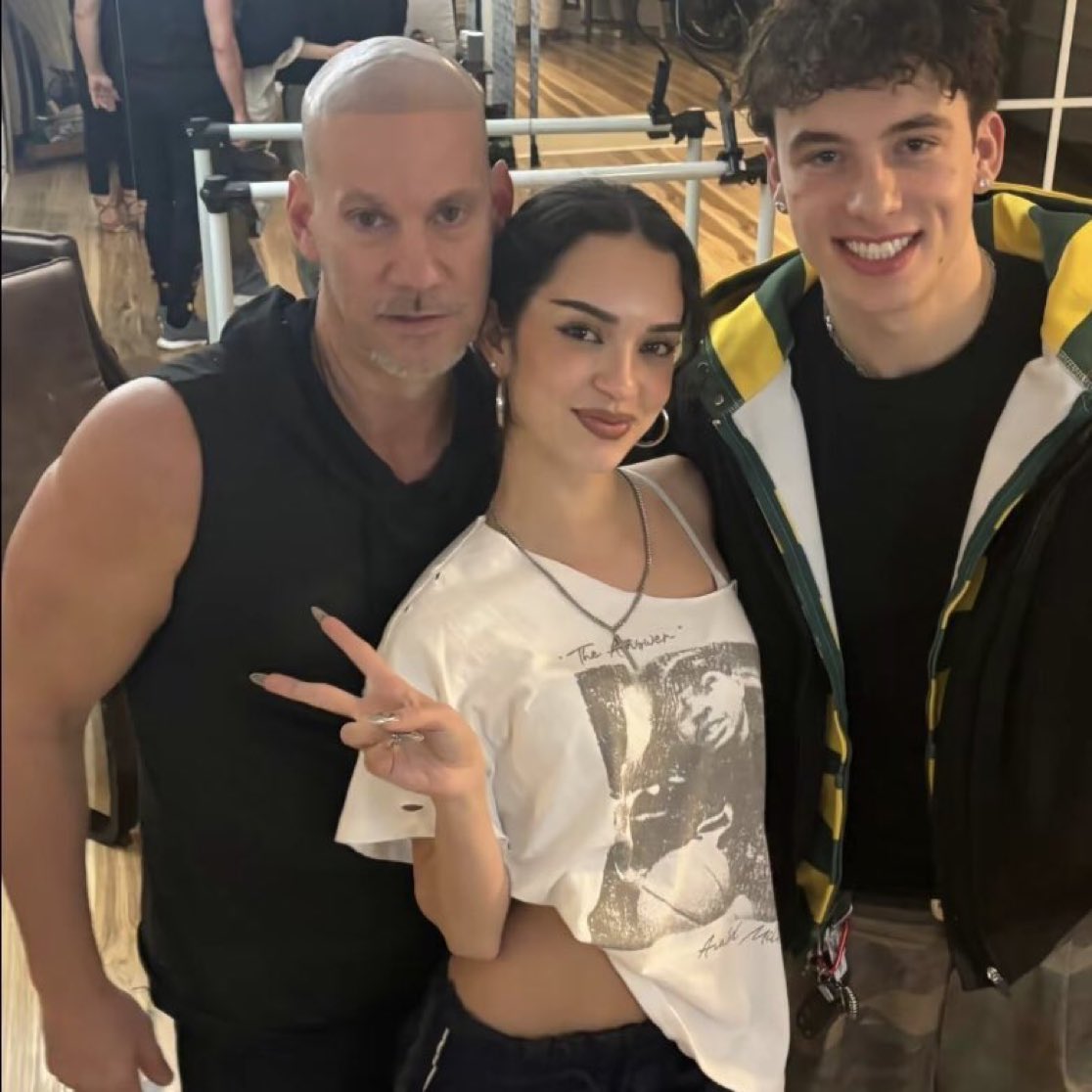 laradomengao's tweet image. eles iguais meu deus é o jonah ajustar a sobrancelha e botar peruca q vai pra bct sem ngm desconfiar