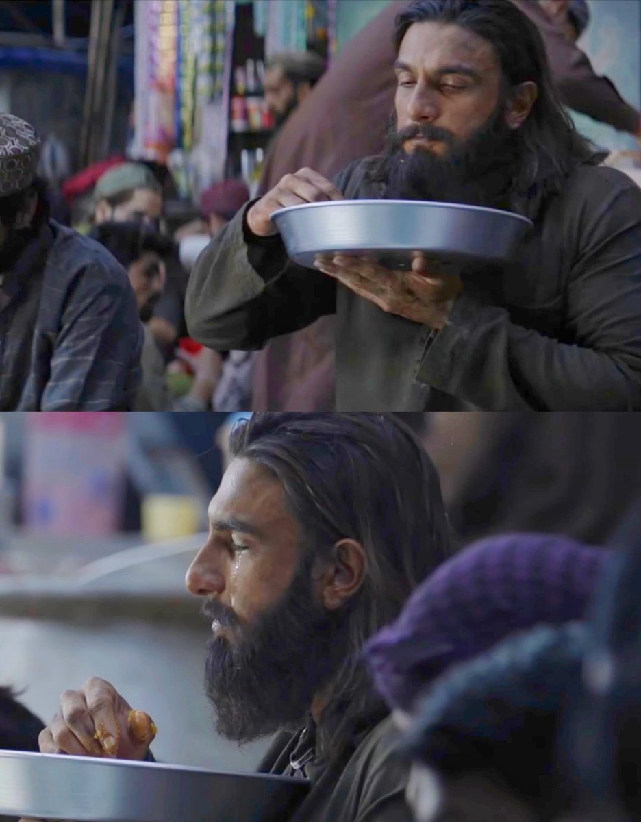 BekaarAaadmi's tweet image. I think this scene shows the hindu undercover agent eating beef to keep his cover in !slamic country. Unseen sacrifices made by those who serve the nation.