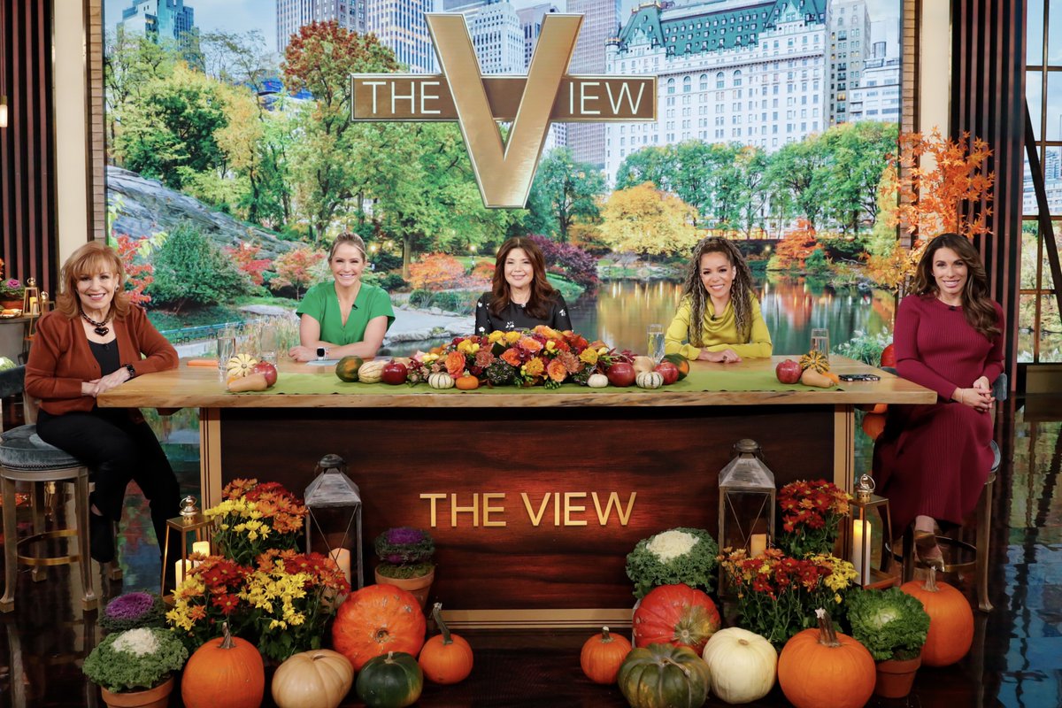 TheView's tweet image. Thankful for these ladies!🥰