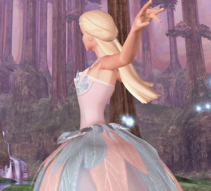 iagoxbuteraa's tweet photo. glinda’s blue dress is LITERALLY THE SAME as princess odete’s. https://t.co/wQK0760svT
