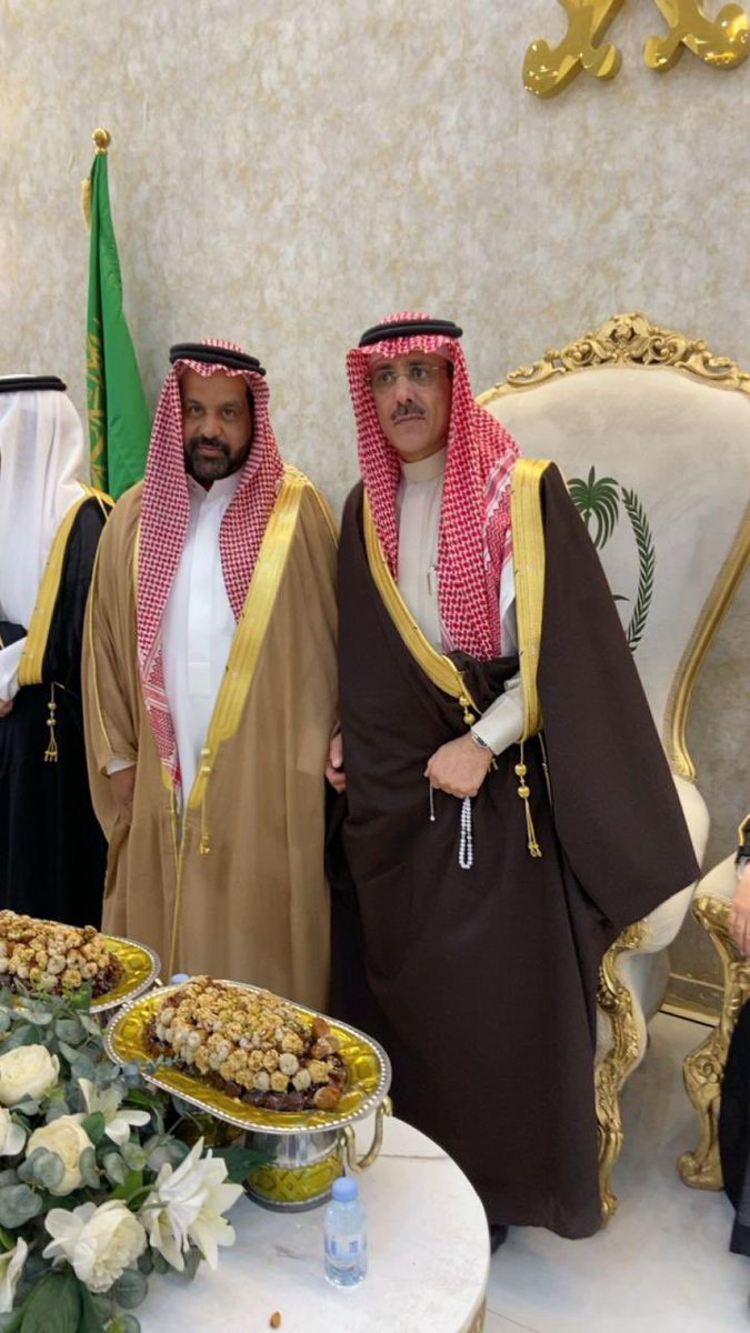 algbore2014's tweet photo. معرف قبيلة الجبور من السلقا من عنزة الشيخ الحميدي بن عبدالله الجبوري مع الشيخ مرضي بن سليمان الرفدي شيخ قبائل السلقا من عنزة https://t.co/vaRBPdn0EN