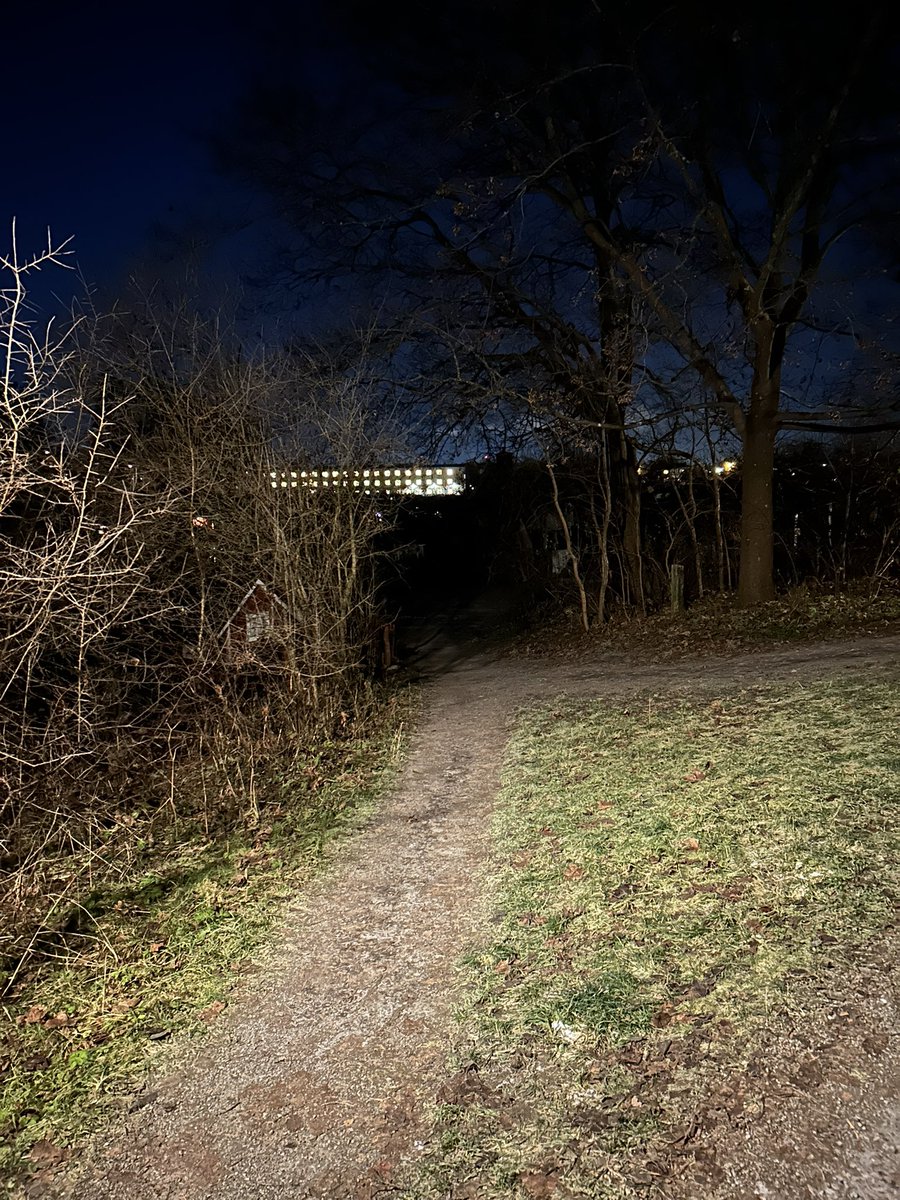 Svucka's tweet image. Pre match run done ✅ #COYS #CantSmileWithoutYou #PreMatchRun