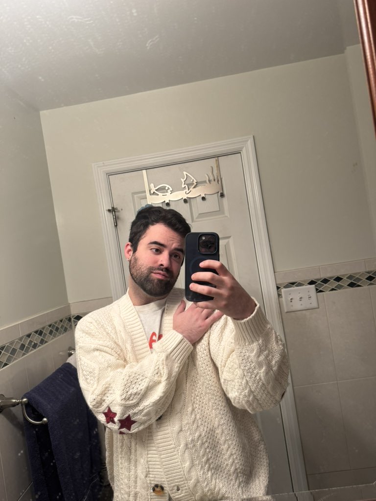 griffinsversion's tweet image. AHHH THE RED (TAYLORS VERSION) CARDIGAN CAME!!! 🫶
LOVING HIM WAS RED ♥️♥️♥️