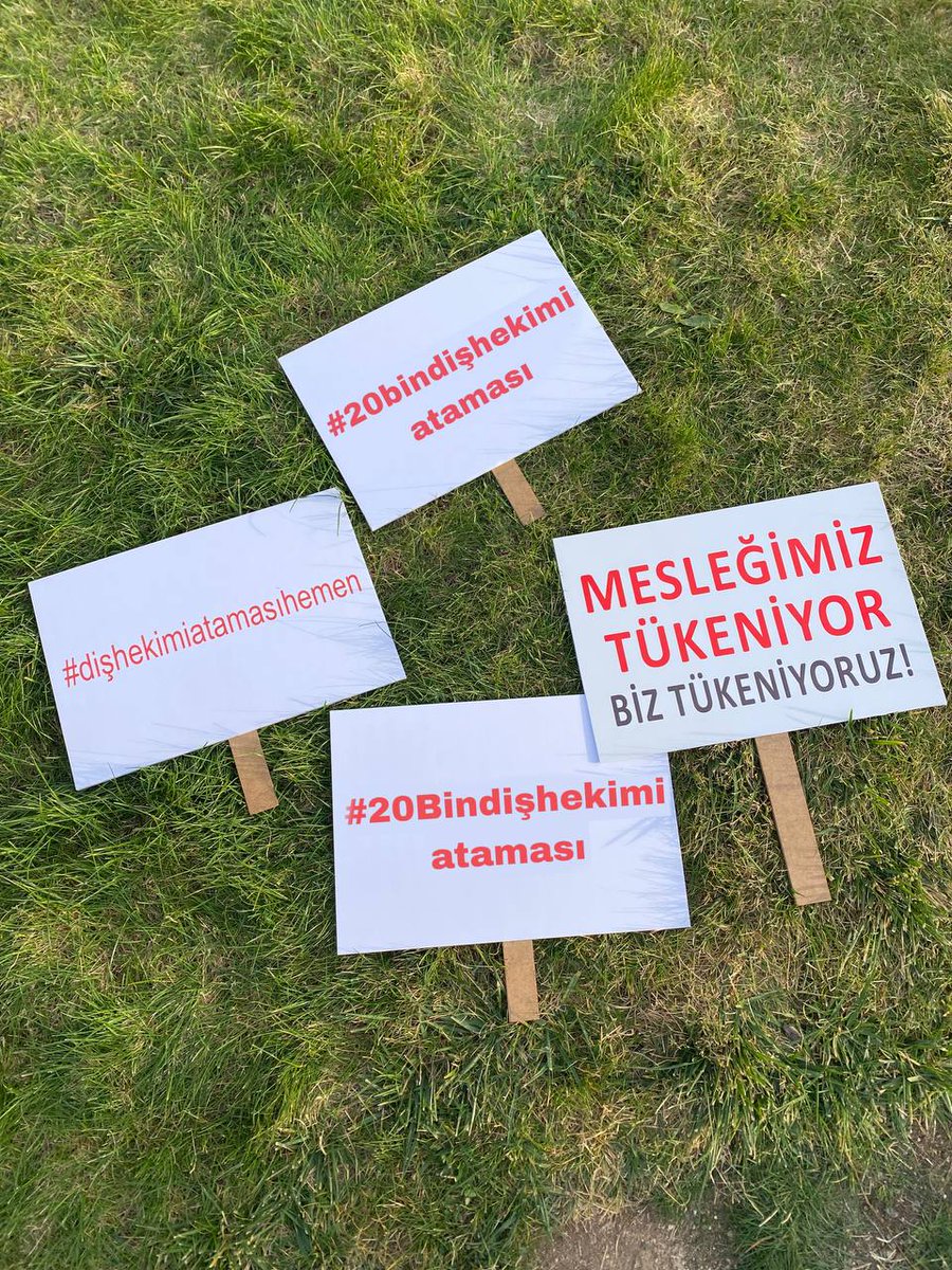 AgresifDisci's tweet photo. Mezun bir diş hekiminin atama beklemesi değil hizmet vermesi gerekiyor .
#DişteAtamaÇareVardiya https://t.co/gLemy2HYzN