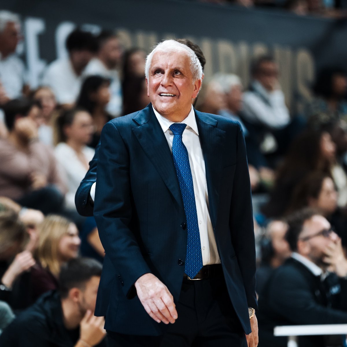 🖊️ Zeljko Obradovic, Partizan'dan istifasının ardından bir veda mektubu kaleme aldı:

"Sevgili Partizan taraftarları, dört buçuk yıl önce çok sevdiğim kulübüme geri döndüm ve sizinle birlikte en güzel hayali yaşamaya başladım.

Kulübümüzün 10 yıl aradan sonra yeniden