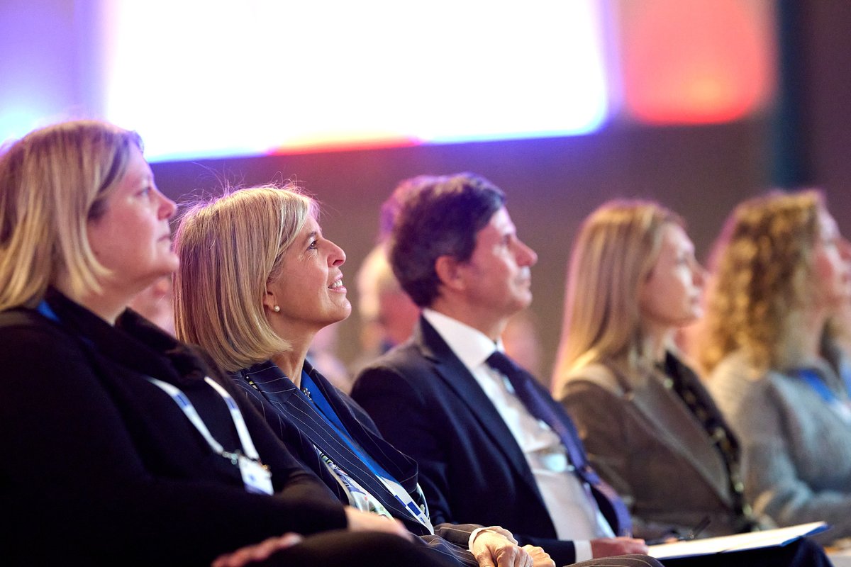 EEN_EU's tweet image. Day 1 of #EEN2025 in Aalborg 🇩🇰 is a wrap!

Simplification, resilience, innovation and visibility shaped today’s discussions, full of 💡ideas, 💬exchange and 🤝collaboration across the Network.

See you tomorrow for more!
#EENCanHelp