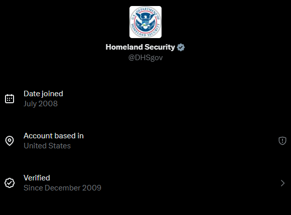 MarcusCaesar15's tweet photo. @realmayojar Now it says in the US but "may be using a VPN" LOL https://t.co/zZnWiRoJC8