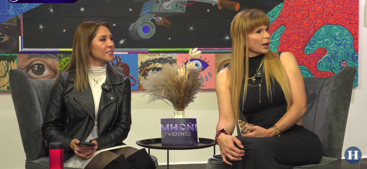 __Chikafdm__'s tweet image. Vamonos todos al en vivo es #Miercoles de #PreguntaleaMhoni en YouTube @heraldodemexico  con @mhonividente y @brenn_mz @ClubMhoniFan 🔴🚨⏰