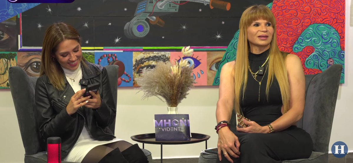 __Chikafdm__'s tweet image. Vamonos todos al en vivo es #Miercoles de #PreguntaleaMhoni en YouTube @heraldodemexico  con @mhonividente y @brenn_mz @ClubMhoniFan 🔴🚨⏰