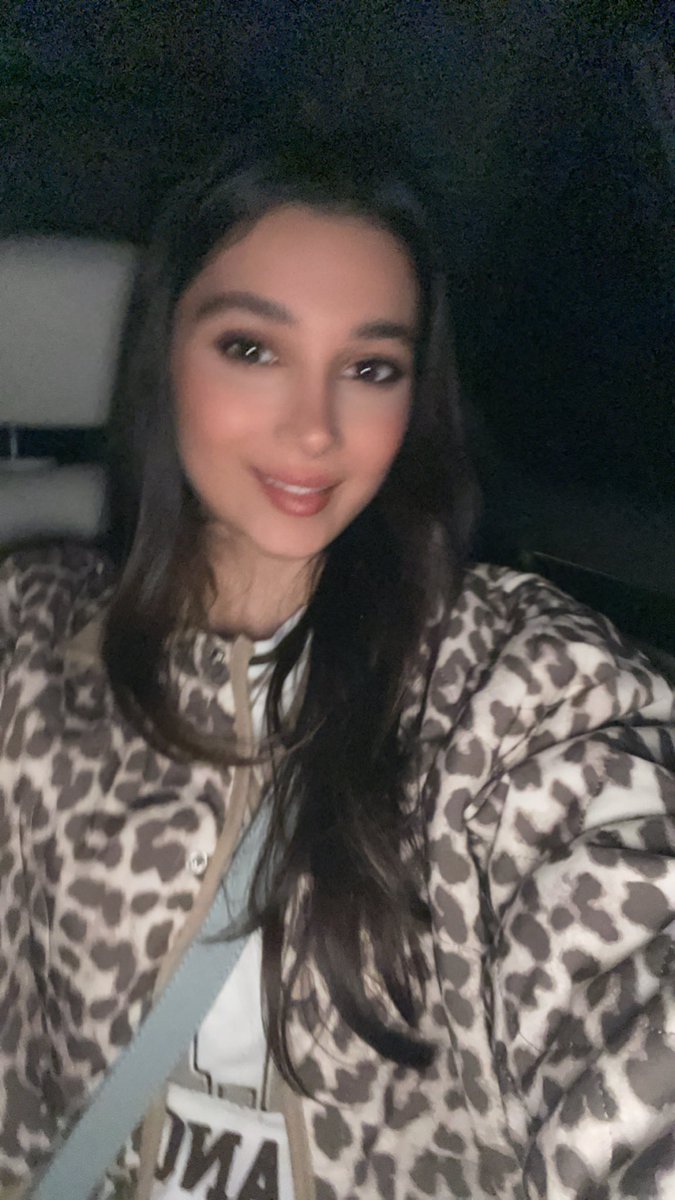 Roozhina | روژینا tweet media