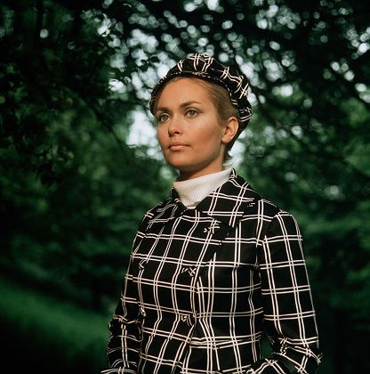 Sam Wanamaker makes his directorial debut in the London location heavy episode To Trap A Rat which included extensive filming at Regents Park Zoo. A stand-out episode of The Champions in a story which explored drug-running in Swinging London. 1/2