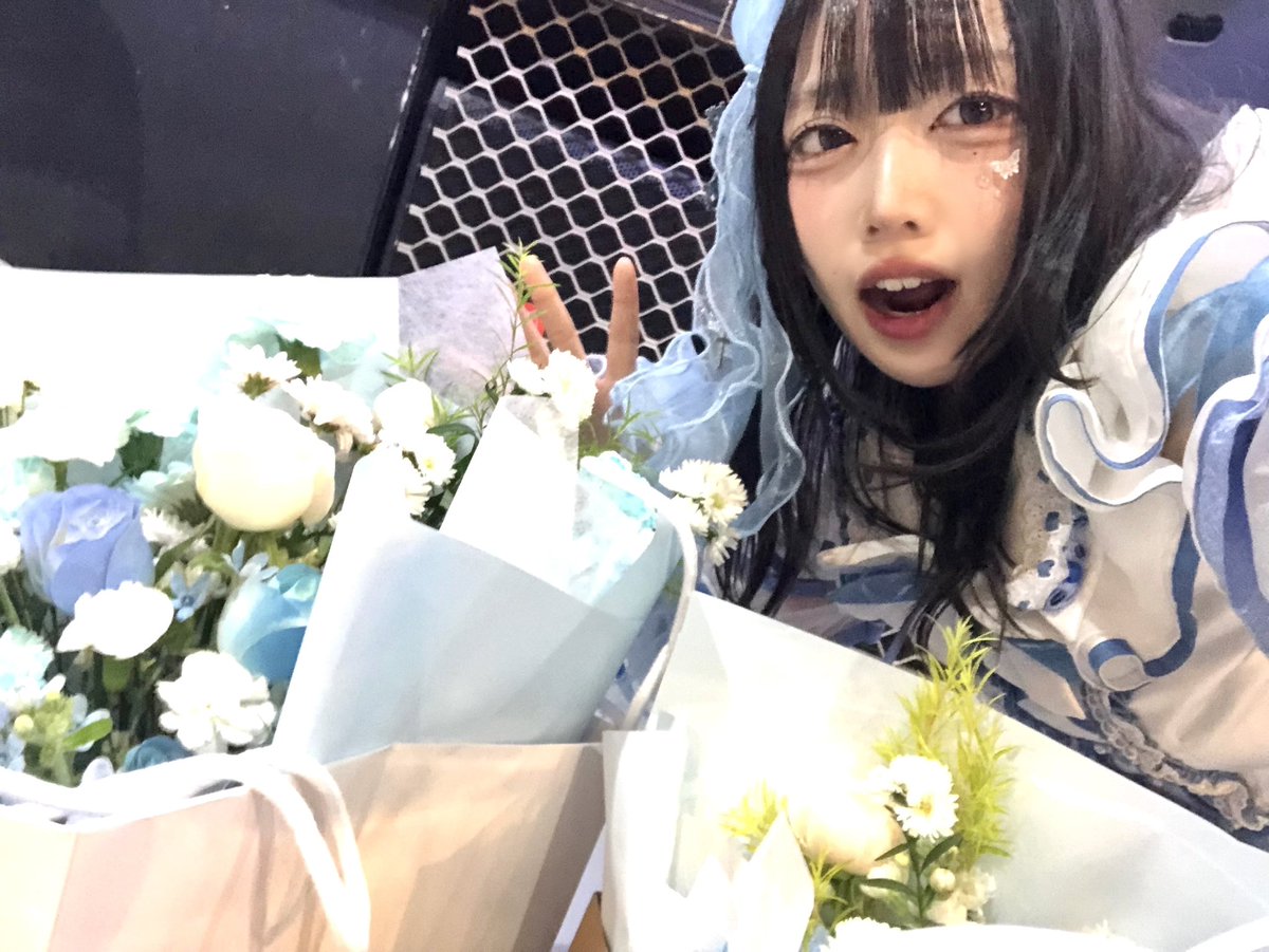 TSFR_MITSU's tweet image. 251125 †昇天† 🪽❄️

지금까지 텐시후로 용기의 천사 담당 미츠였습니다! 마지막까지 함께해주셔서 감사합니다!!!

토세 졸업 추카해 🪻