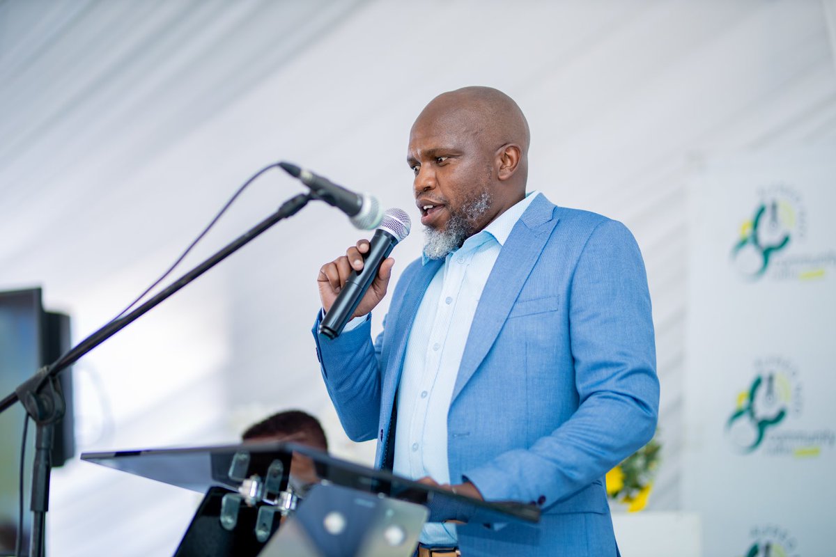Bishop cula xa I board member izakuthetha nabaphulaphuli be NZO FM