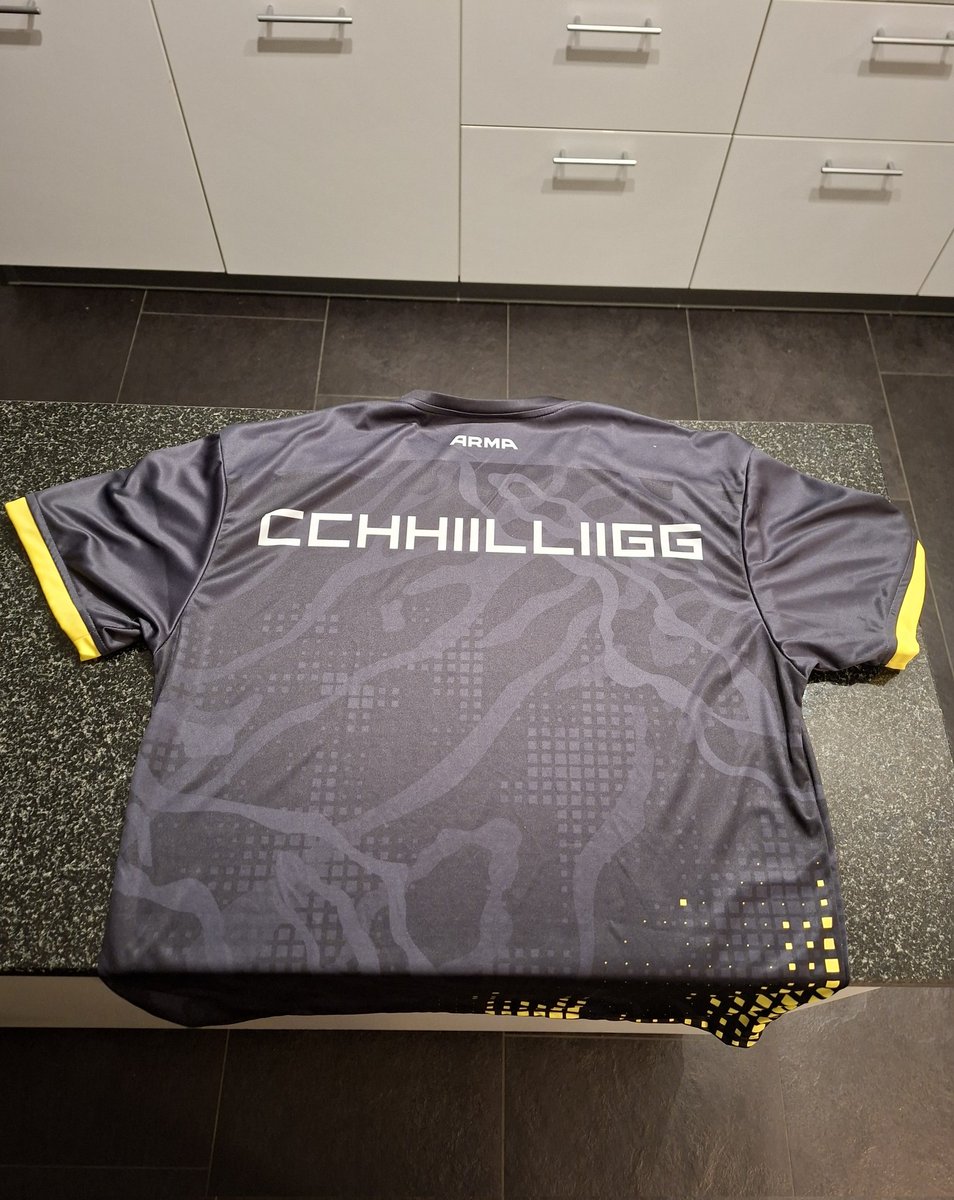 cchhiilliigg tweet media