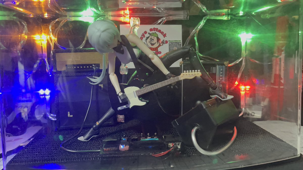 toysattackagogo's tweet image. ショートアップしました⤴️
今回は完成品
僕が使ってた機材がミニチュアで各社販売されてたのでプラ板で自作も含めメタルステージを再現！！
音を聞け、音を！
youtube.com/shorts/WN3o07q…
足の長い美女に弾いてもらいたかった🫶
#Fender #Telecaster
#SYNDUALITY #ノワール
#100均 #ミニチュア作品 #模型