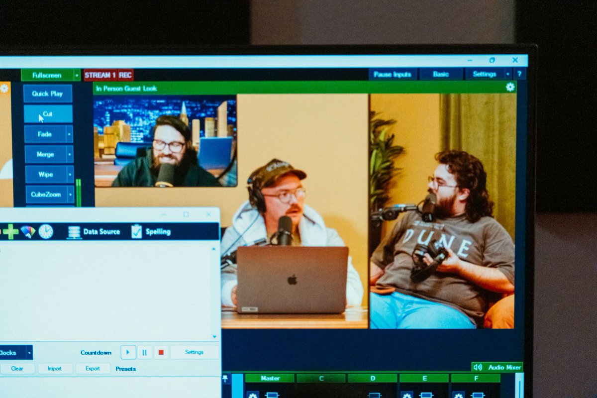 Happy thanksgiving! 

The boys cover your favorite snake-related Florida Man headlines before diving into the returning segment "Teach Me Something" for the icebreaker. Topics include India, the dairy capital of the world, snake handling, and the dancing plague of 1518.