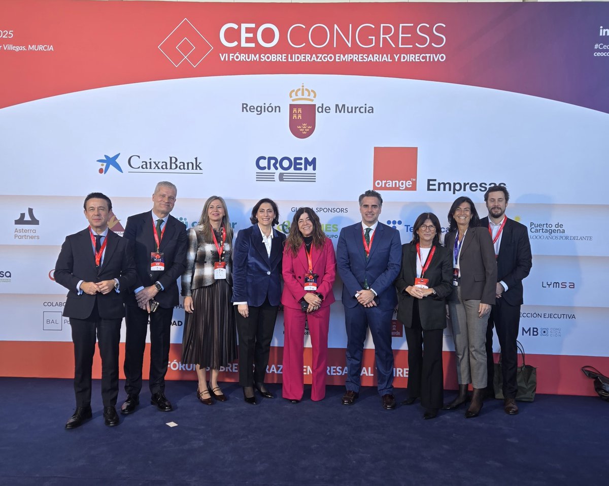 MartinezGistau's tweet image. En el  @CEOCongress 2025 hemos hablado del rol estratégico de la comunicación, del impacto de la IA, de la gestión de la desinformación y de la necesidad de liderazgos más humanos.
Un placer compartir visión con Toni Martínez y Elena Argandoña #Comunicacion #Reputacion #Liderazgo