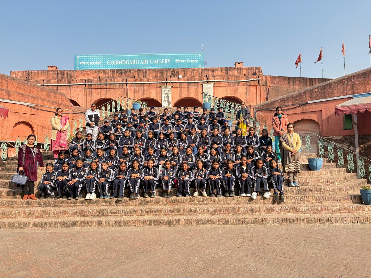 CB_Amritsar's tweet image. From mighty walls to timeless tales—our students had a fantastic day uncovering the history of Gobindgarh Fort, Amritsar. An experience they’ll cherish! 🌟🏰 #EducationalTrip #StudentExperience 

@pdde_wc @adgcantts_dgde