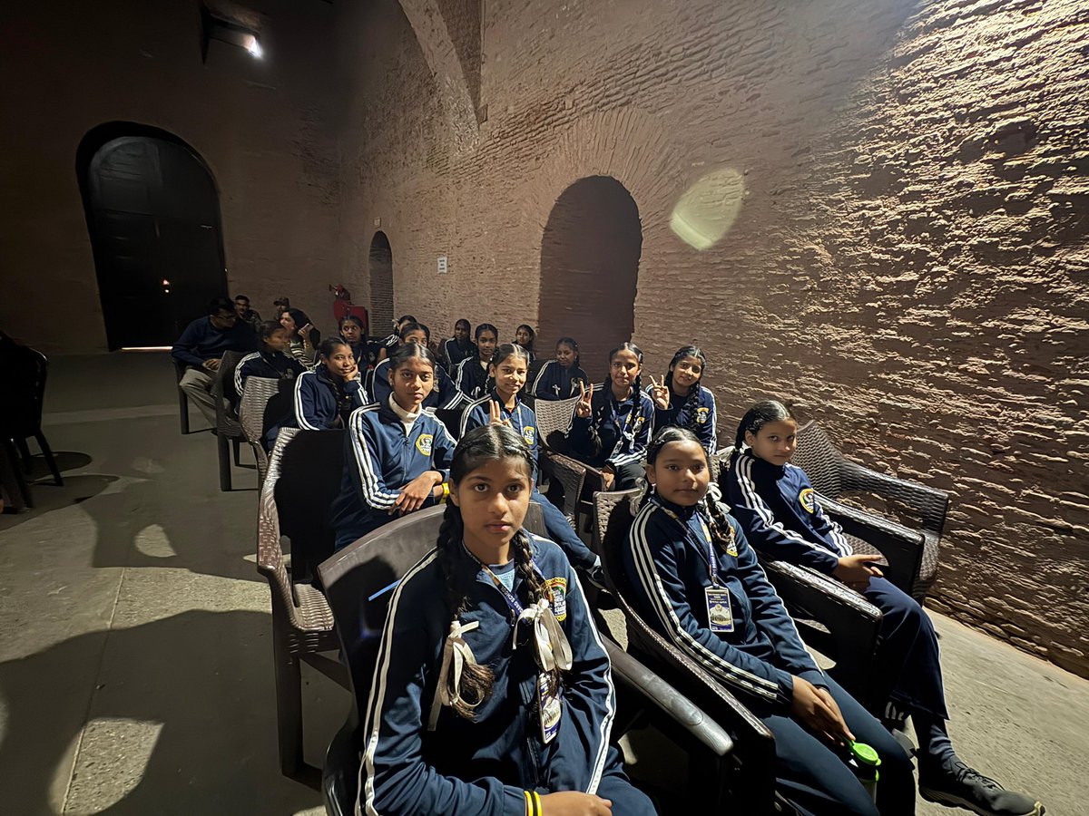 CB_Amritsar's tweet image. From mighty walls to timeless tales—our students had a fantastic day uncovering the history of Gobindgarh Fort, Amritsar. An experience they’ll cherish! 🌟🏰 #EducationalTrip #StudentExperience 

@pdde_wc @adgcantts_dgde