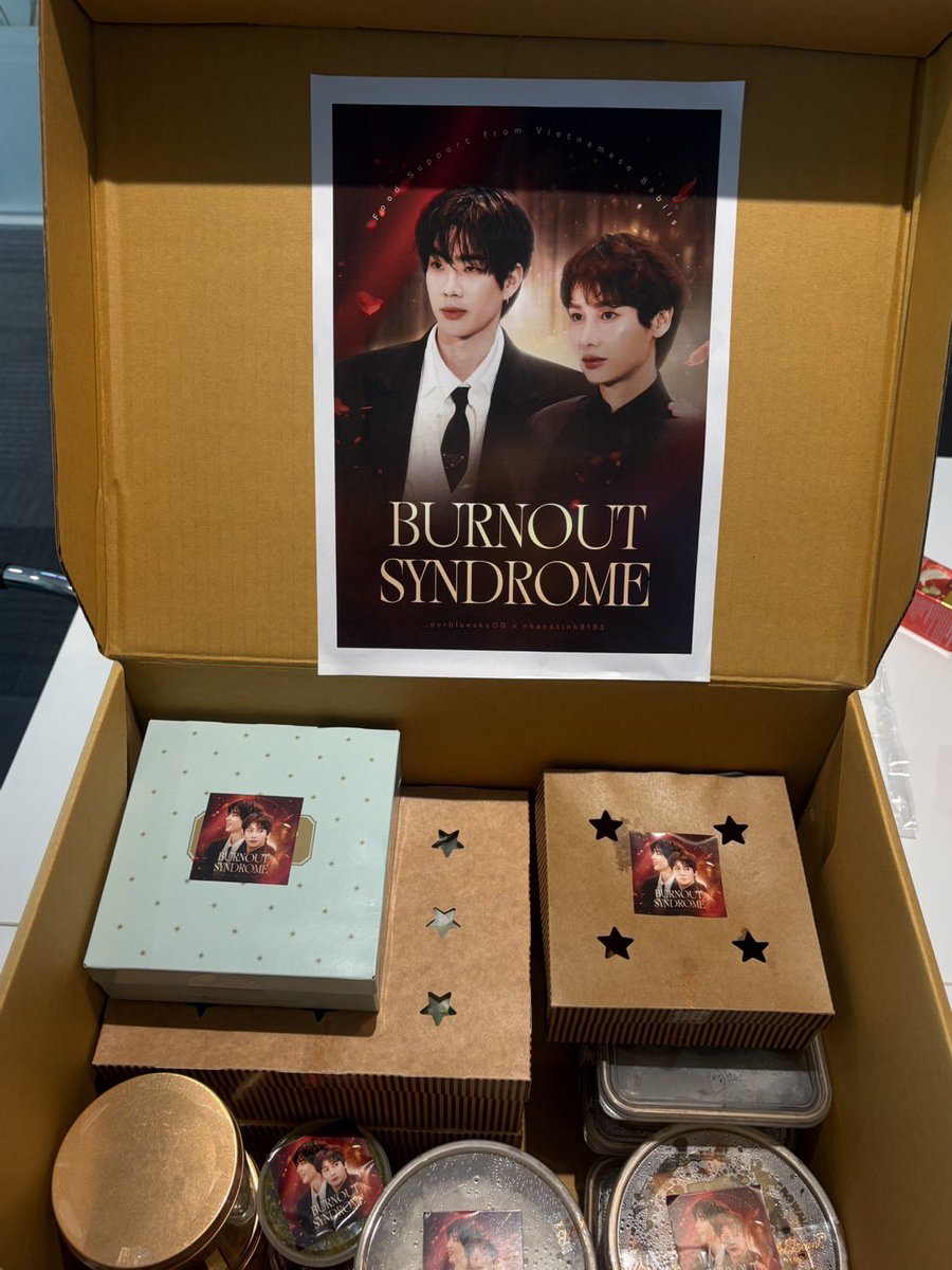BabiiKongSBiang's tweet photo. ◖𝗢𝗳𝗳𝗚𝘂𝗻 𝗙𝗼𝗼𝗱𝗦𝘂𝗽𝗽𝗼𝗿𝘁◗
❥ @off_tumcial 
❥ @AtthaphanP 

#BurnoutSyndromeSeriesEP1
⪧26 𝙉𝙤𝙫𝙚𝙢𝙗𝙚𝙧 2025⪦

 /\___/\
꒰ ˶• ༝ - ˶꒱          
./づ~ ♨︎  
ᗷY  OurBlueSky - OffGunVN
@_ourblueskyOG 

#ออฟกัน 
#OffGun
#เบบี๋กองเสบียง https://t.co/6JQCpRTYuK