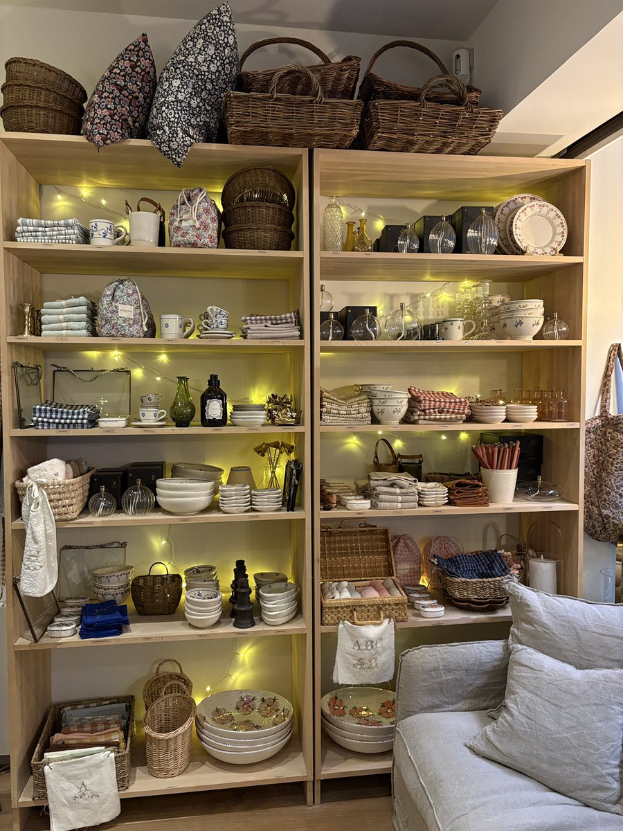 Les Tasters tweet media