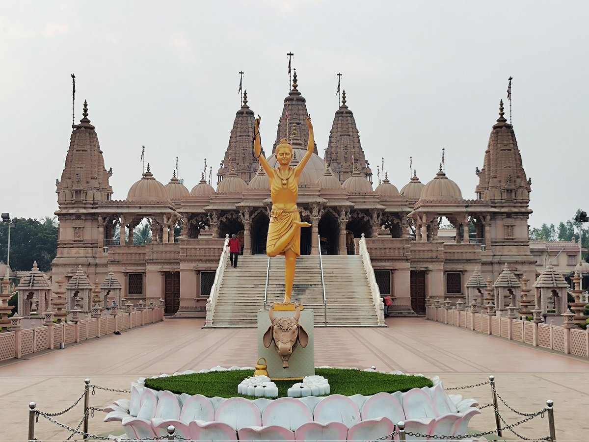 devloper_hs's tweet image. New place, new adventure!

After a long time, I finally took a day off from busy work and spent it with my parents,  exploring a few new spots.

They genuinely enjoyed the calm - a  break far from the city’s usual chaos.

Sometimes you need these quiet spots to reset your mind…