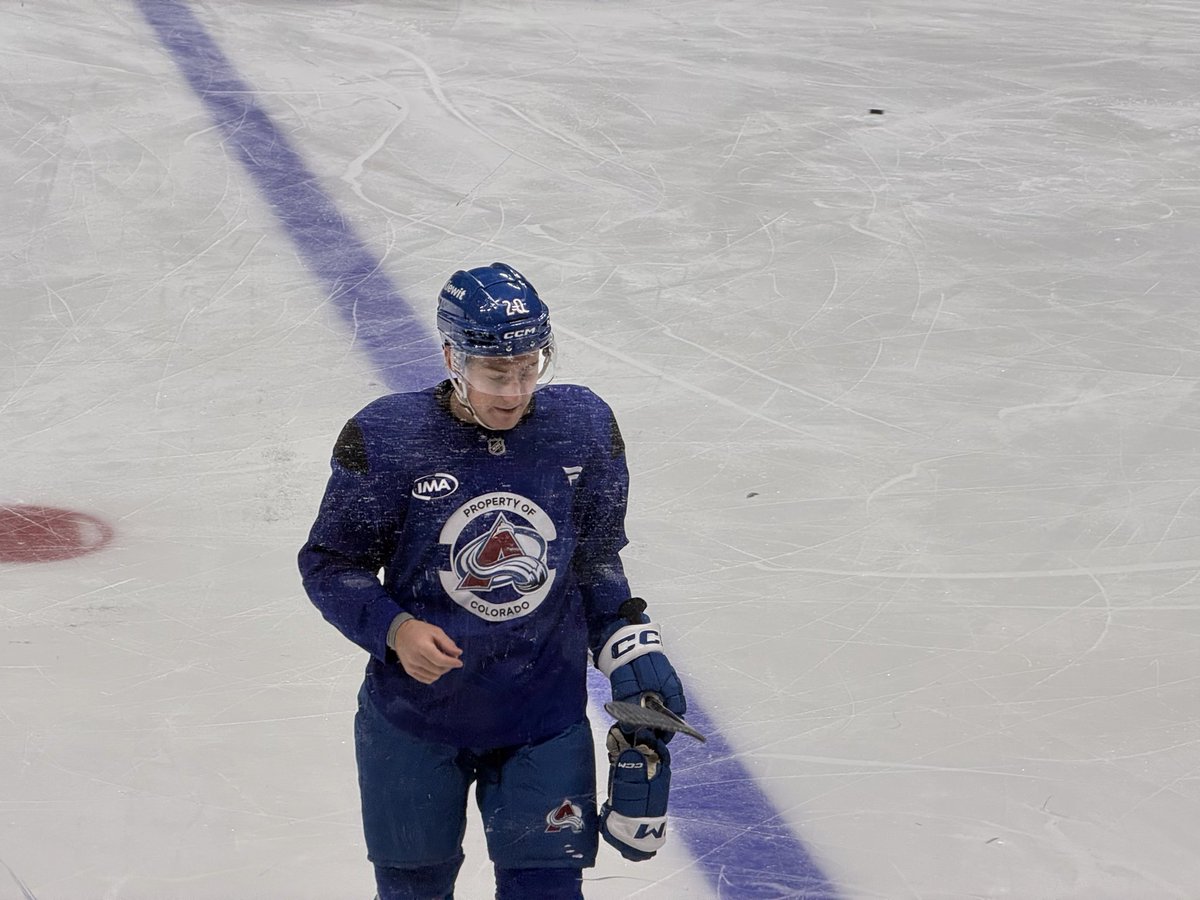 FerPucksSake's tweet image. For those of you following Stache-gate … Ross Colton said he took a good hard look in the mirror and decided it was ridiculous so he shaved it off 🤣 #GoAvsGo