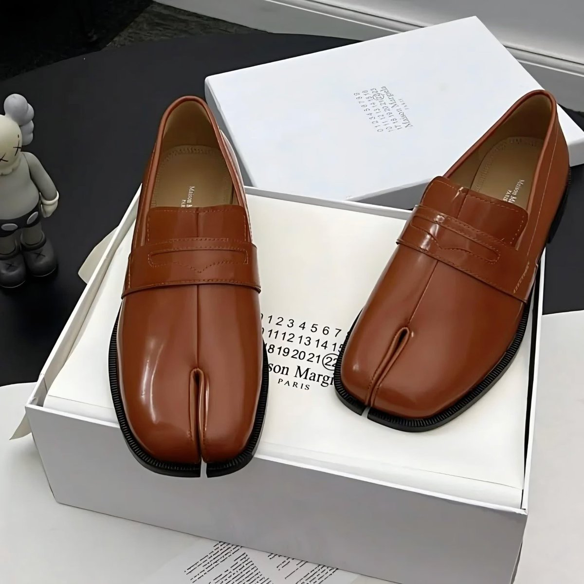 Dees_Closet's tweet photo. Step into luxury with the Maison-inspired split-toe loafers that redefines elegance😍💯🙌

- Available sizes: 40-46
- Price: # 85,000

📍 Location: Benin City 
- To order send us a DM on X or Whatsapp us on 08179817852
- We offer Nationwide delivery 🚚

#deescloset #maison https://t.co/6tmC9FEyMg