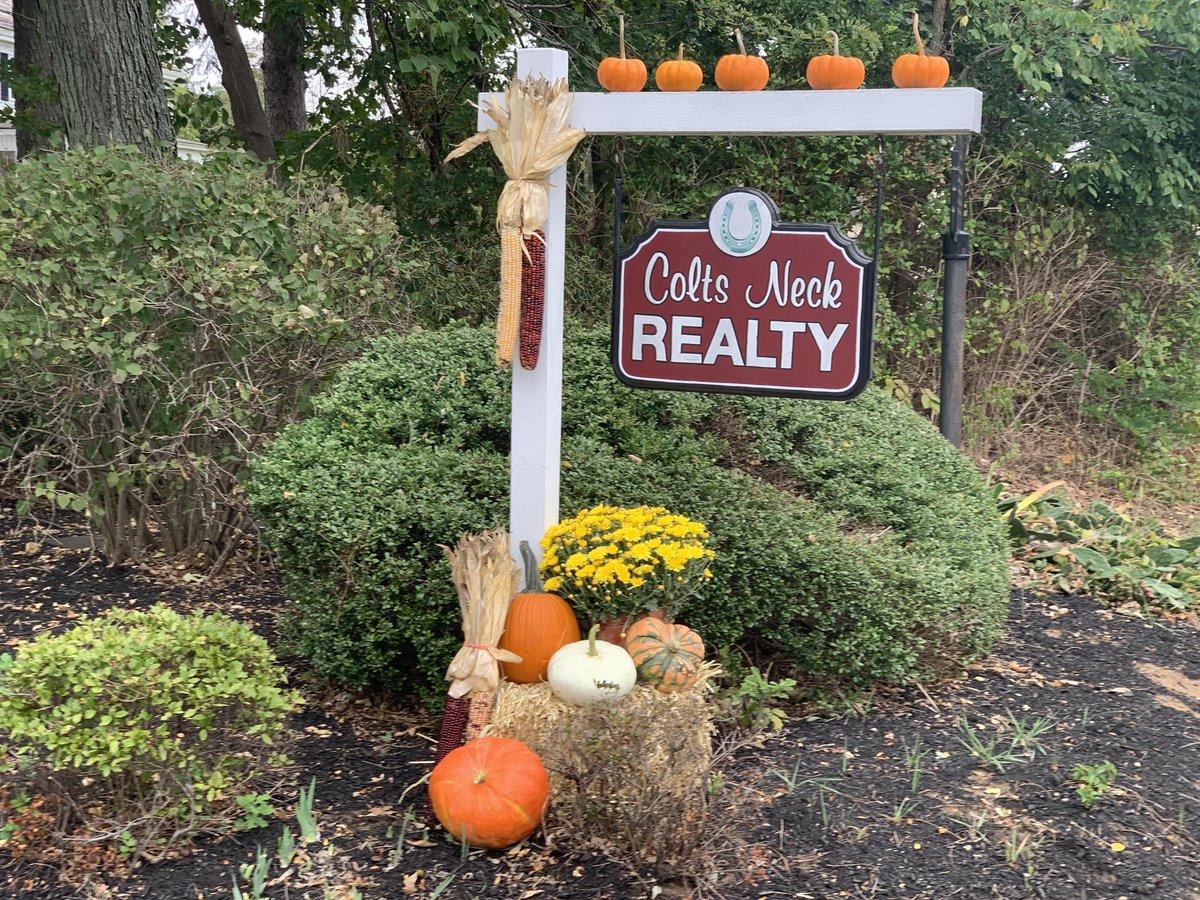ColtsNeckRealty's tweet photo. We wish all of you and your families a heathy, happy Thanksgiving. #Thanksgiving #thankful #love #family #turkey#thanksgivingdinner #happythanksgiving #holiday #grateful #thanks #turkeyday #blessed #friends #gratitude #givethanks #thanksgivingday #smallbusiness #coltsneckrealty https://t.co/R75NEXKmTn