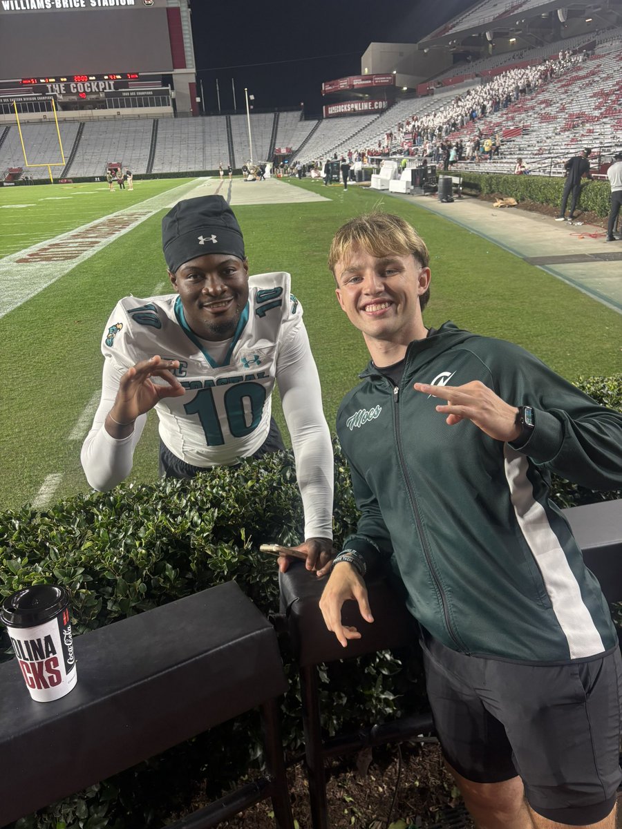 TheGavinDufour's tweet image. Thankful for the opportunity to meet @CoastalFootball QB1 and being also a juco Product @CollierSamari 

Prayers for quick recovery dawg! I’ll be in Myrtle this offseason hmu to get some work! Keep grinding brother💯

#JUCOPRODUCT #recommit