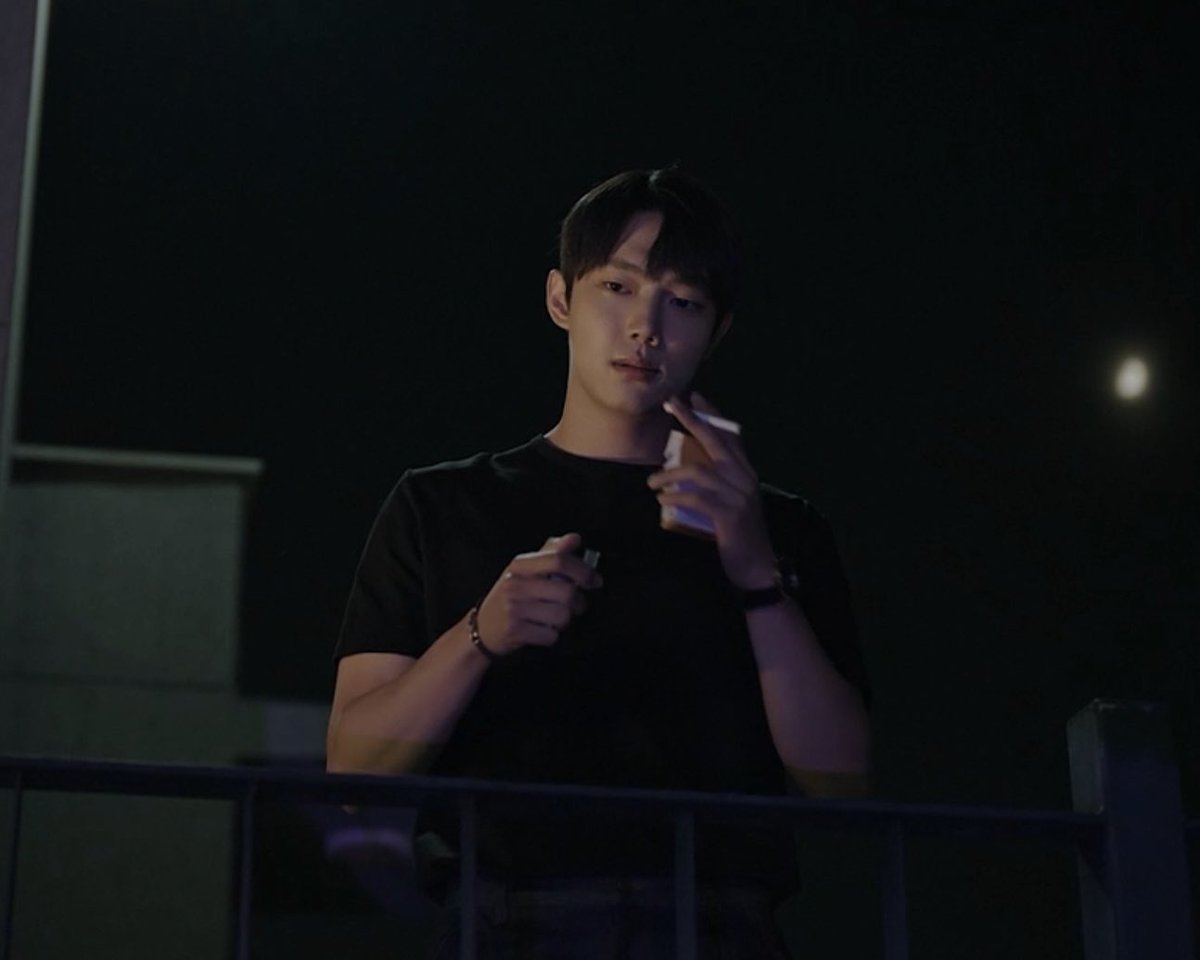 kijeongholic's tweet photo. aaahhhh i want to see junyoung's role like this 😳😳
https://t.co/0xlh2thpai