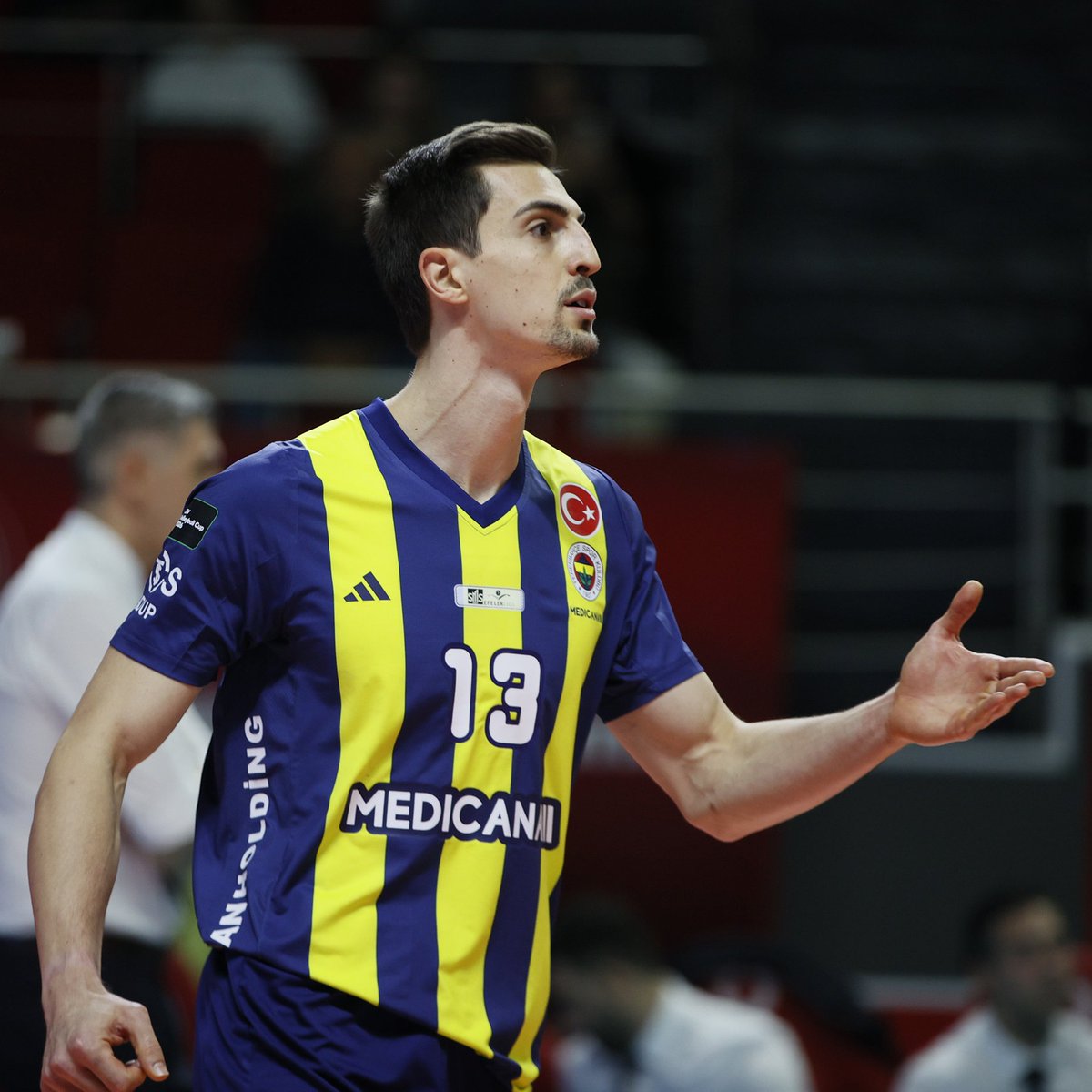 Temmzvolley's tweet image. 🇹🇷Yiğit Gülmezoğlu vs Galatasaray (4 set)

17 pts
%50  11/22
%21 pos  %16 perf 19 top
4 blok 2 ace
+5 WL

📍5. set: 7 pts,  %67  4/6 2 ace 1 blok +6 WL

#EfelerLigi