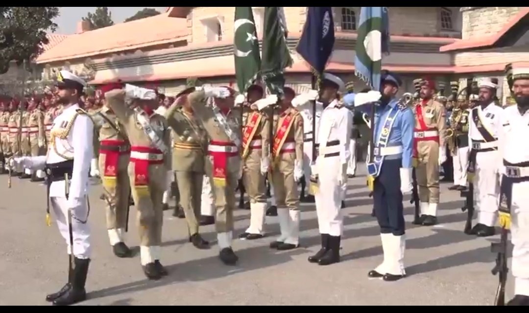 thetanveeriqbal's tweet image. After Gen. Sahir Shamshad Mirza’s retirement, the post of CJCSC has been abolished. Army Act amended. In the next 2 days,

Gen. Asim Munir will be notified as Pakistan’s first Chief of Defence Forces with a 5-year tenure.
#DGISPR #PakistanArmy
#Rawalpindi