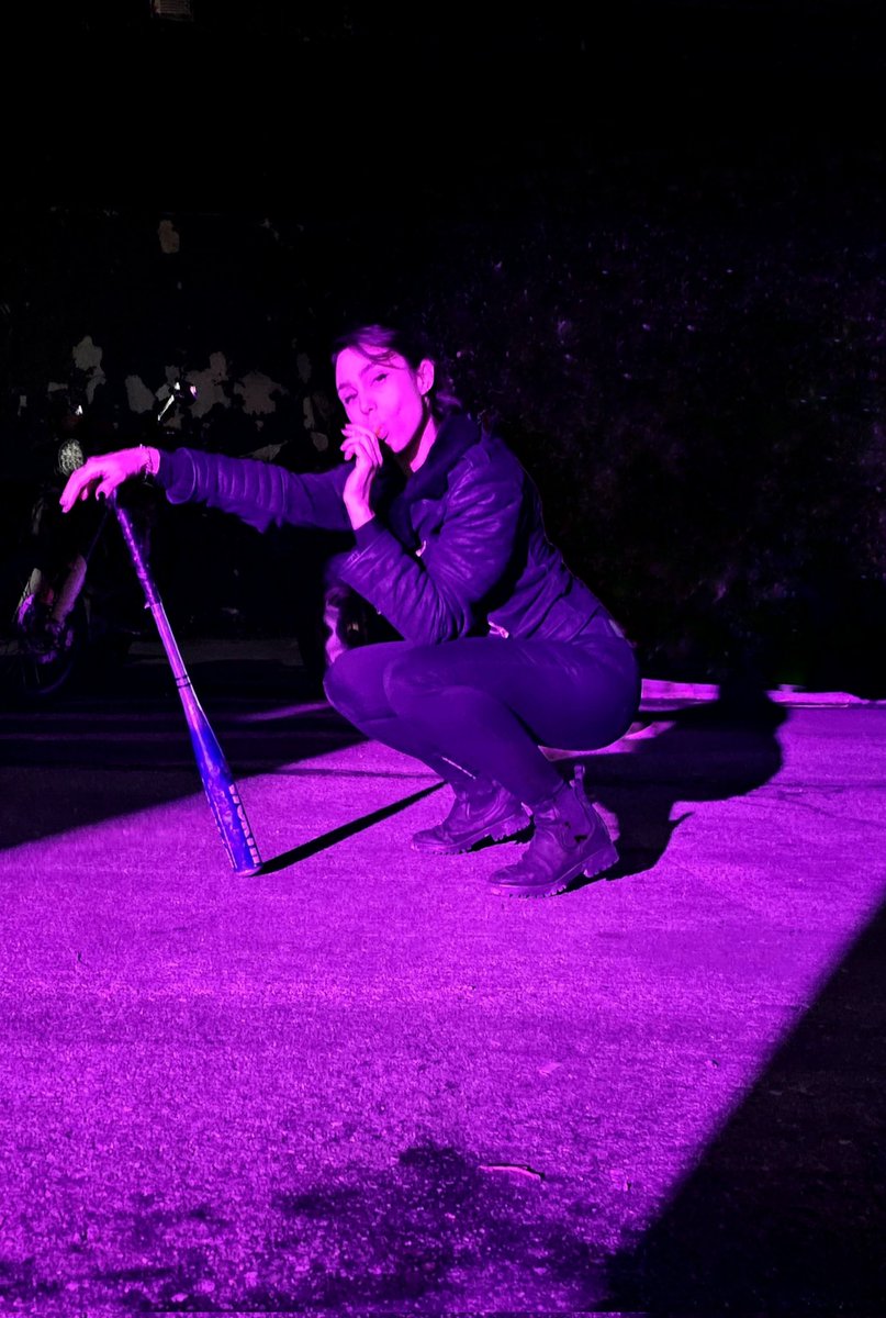 Showed up to a smash party with my metal bat, Silencer. Turns out the hosts crafted smashing machines to obliterate all manner of hapless inanimate objects -for us-.

Next time 💜

instagram.com/p/DRhwawlj75M/…