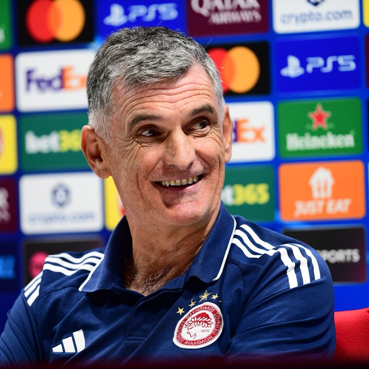 sportbpt's tweet photo. Soru: "Bu gece Mbappe'yi nasıl durduracaksınız?"

Olympiakos Teknik Direktörü Mendilibar: "3 maçtır gol atamıyor ki zaten." https://t.co/eDgMFilcP6