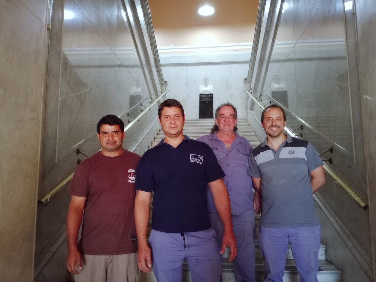 Día del trabajador nodocente universitario 🙌

Saludamos a todos los que cada día trabajan para que se pueda enseñar, aprender, debatir y crecer en las aulas de UBA Económicas

Ellos son una parte muy importante de la construcción de una universidad pública, gratuita y de calidad