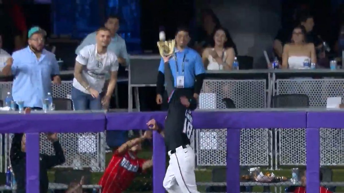 Top Plays of 2025: No. 46
Griffin Conine gets WAY up to rob a homer!