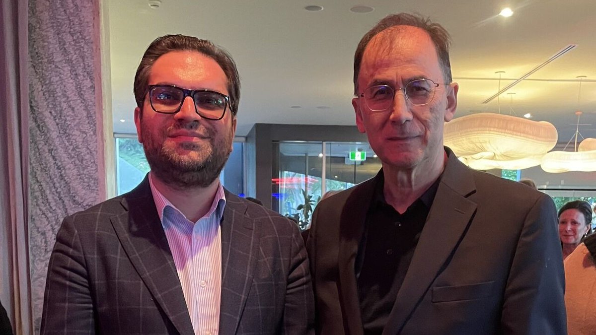 oncodaily's tweet photo. POEM’s Current President and Former UICC President Come Together at WCLS 2025

@poem_group @GevTamamyan @uicc  @mtkutluk

https://t.co/RYrnjTRPRN

#OncoDaily #Oncology #Cancer #Health #Medicine #MedTwitter #MedEd #MedOnc #MedNews #POEM #WCLS #WCLS25 #WCLS2025 https://t.co/a5jJBkOqou