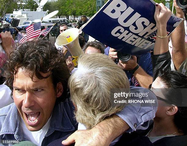 25YearsAgoLive's tweet image. The State of Florida finishes its recount and declares George Bush the winner by just 537 votes. 

Bush fans rejoice, but Al Gore’s team contests the result and demands another recount.