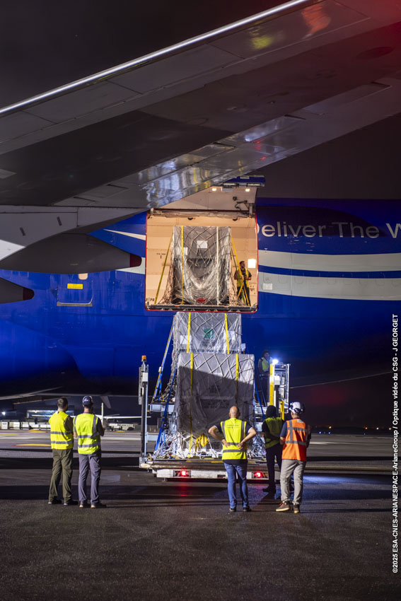 Panos Panay tweet media