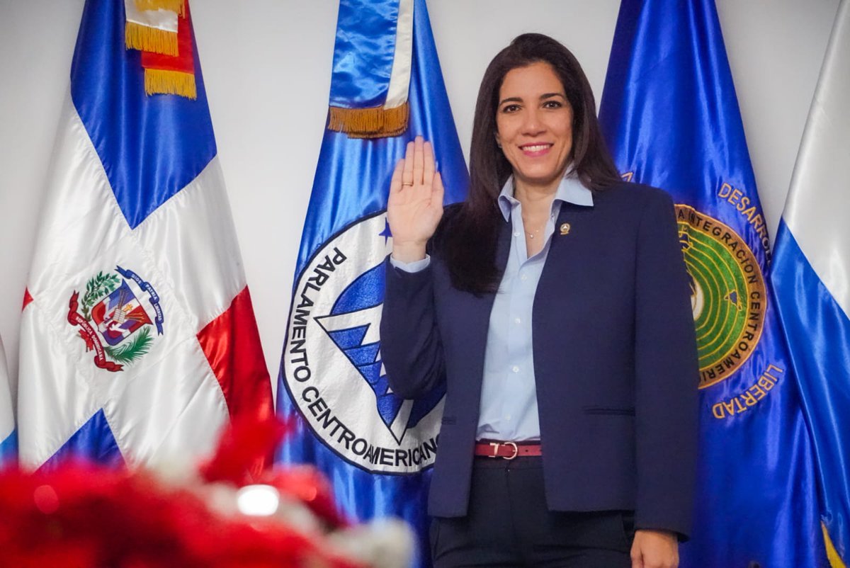 Juramentación ante Pleno <a href="/PARLACEN/">PARLACEN</a> de la directiva de las Comisiones Permanentes, pendientes de ser juramentados: Comisión de Macroeconomía y Finanzas; Comisión de Asuntos Municipales y Desarrollo de Ciudadanía; Comisión de Integración, Comercio y Desarrollo Económico