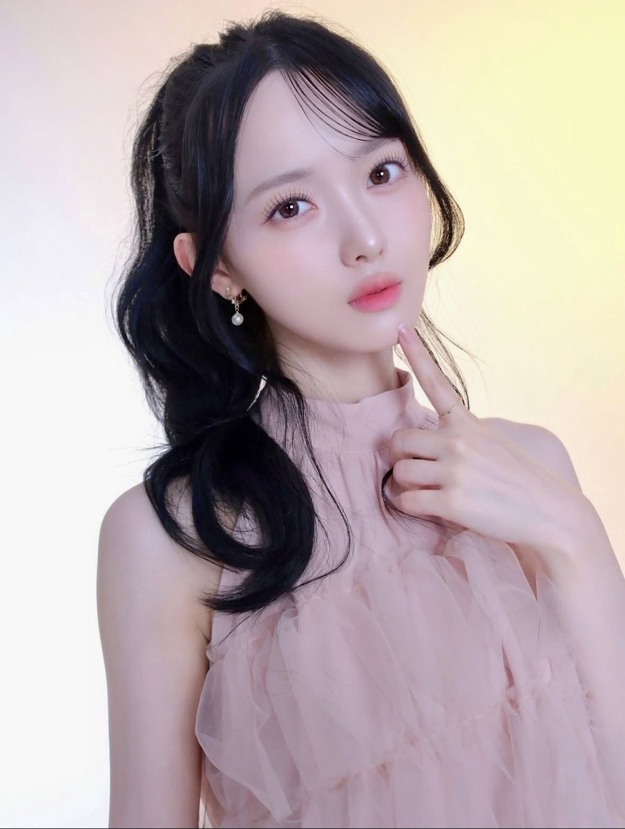 momonyan_Lea's tweet image. 透明感ハンパない❄️（なまらめんこいの歌詞笑笑）
美人すぎるんだって🎀
アップになっても素晴らしき透明感🎀
#高嶺のなでしこ #高嶺のなでしこ好きと繋がりたい #たかねこ #たかねこ好きと繋がりたい #ももなんにおくりもも