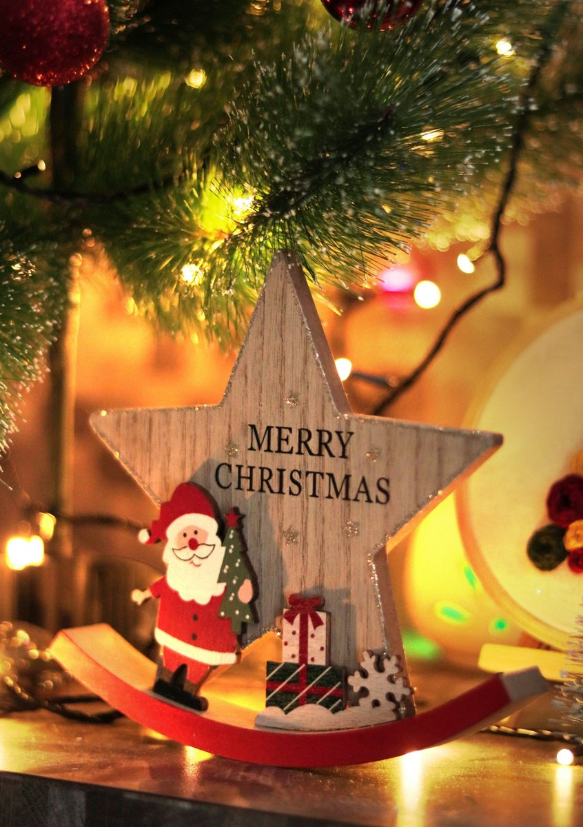 Have a look at the Christmas and seasonal volunteering roles that we have gathered for Camden and beyond. Details including how to apply: volunteercentrecamden.org.uk/christmas-2025… @onecamden #wemakecamden #vccxmas #vcchanukkah