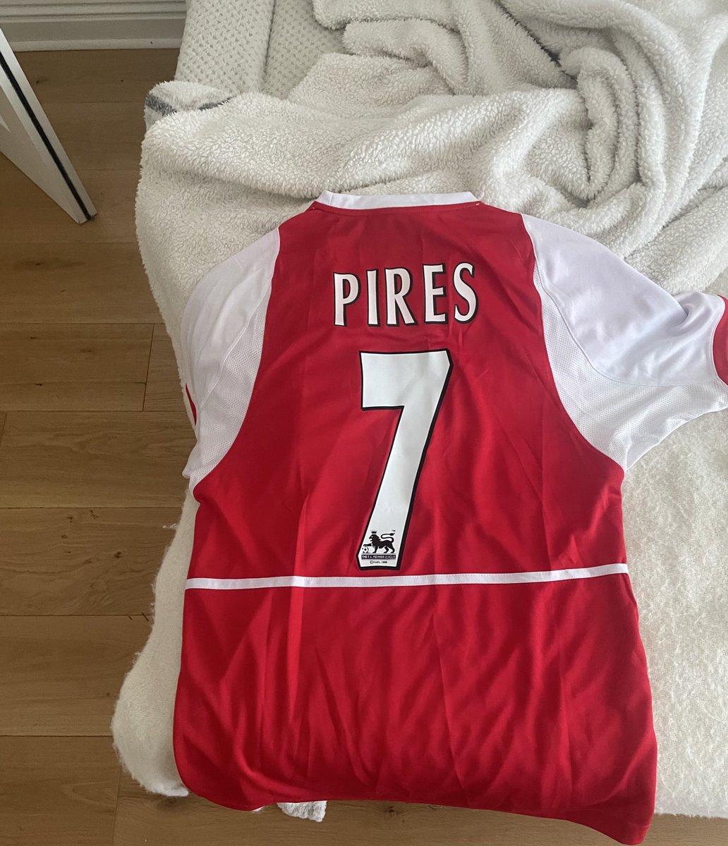 ReidTheGame's tweet image. Found this in a charity shop this morning for just £18!