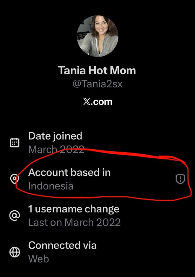 ShusbandHeidi's tweet photo. @abram620 @Tania2sx That’s because she a dude from Indonesia https://t.co/M0TyUleoea