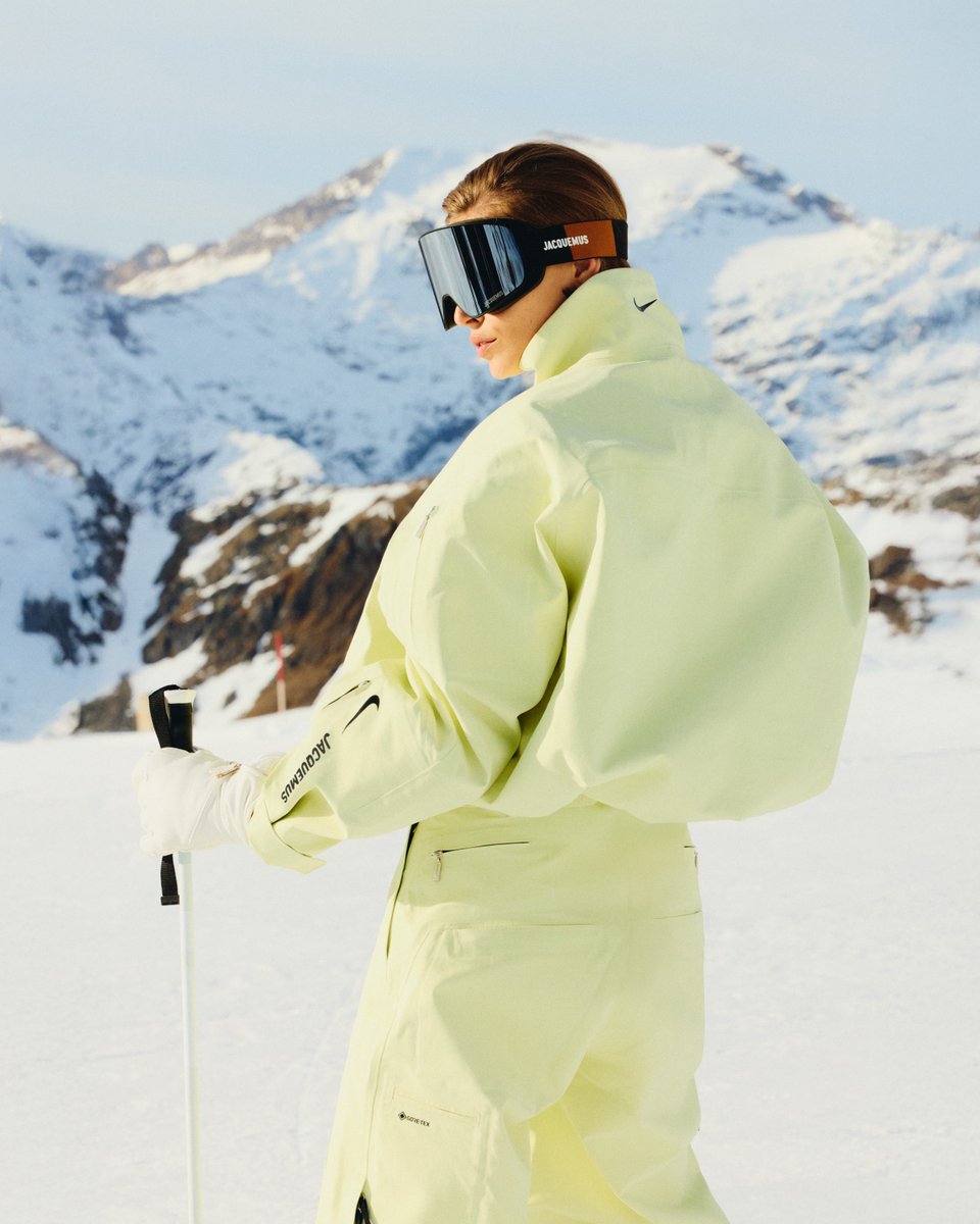 ComplexStyle's tweet image. Nike and Jacquemus just dropped a Ski collection, and it&apos;s perfect
